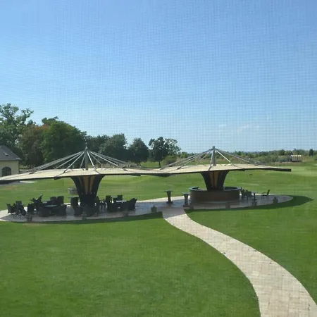 Hotel Klaudia's & Restaurant At Golf Resort, Samorin Bac