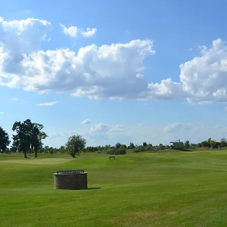 Hotel Klaudia's & Restaurant At Golf Resort, Samorin